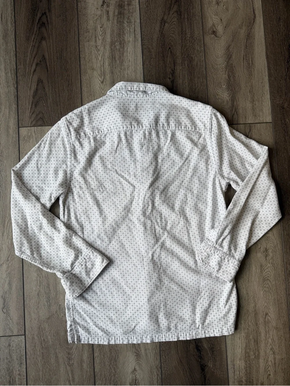 Abercrombie & Fitch lightweight button